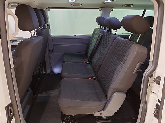Volkswagen Caravelle 11 of 19