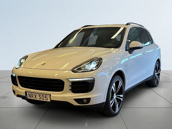 Porsche Cayenne S 16 of 26