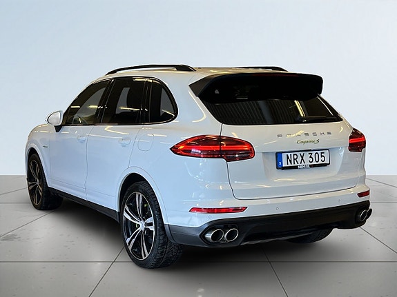Porsche Cayenne S 5 of 5