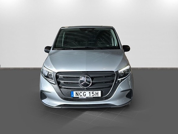 Mercedes-Benz eVito Tourer 3 of 5