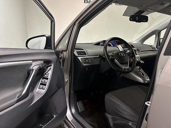 Toyota Verso 13 of 27