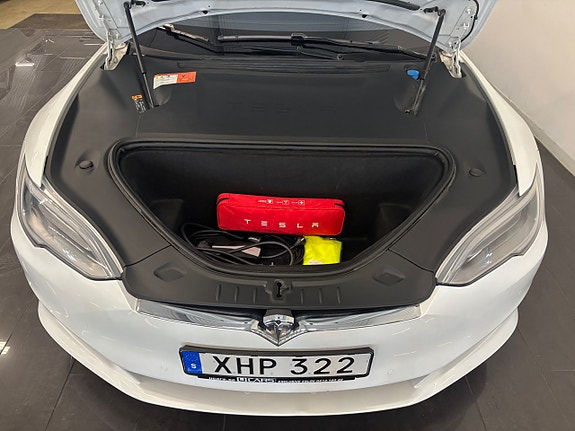 Tesla Model S 9 of 13