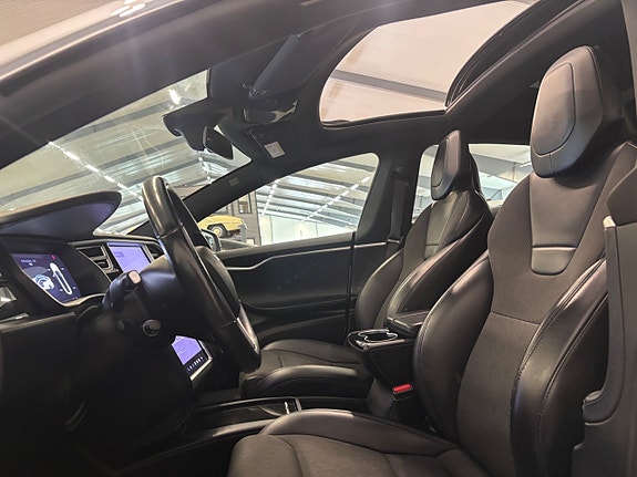 Tesla Model S 11 of 13