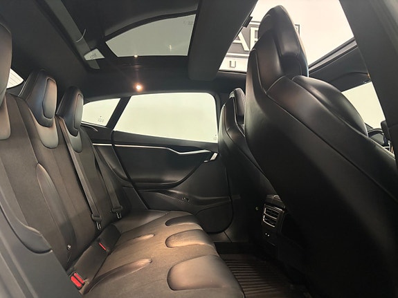 Tesla Model S 13 of 13