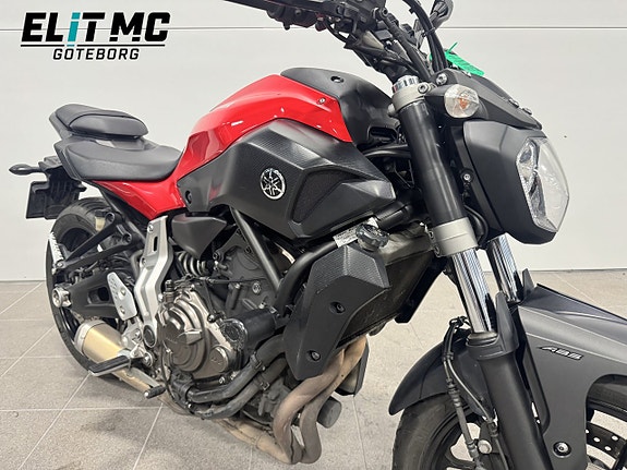Yamaha MT-07 | Moms 2 of 5