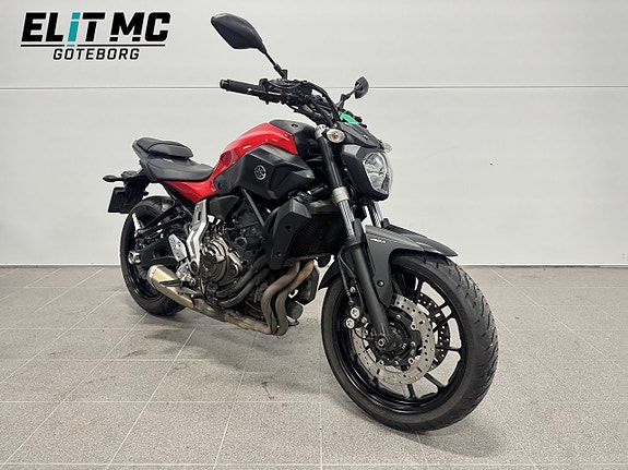 Yamaha MT-07 | Moms