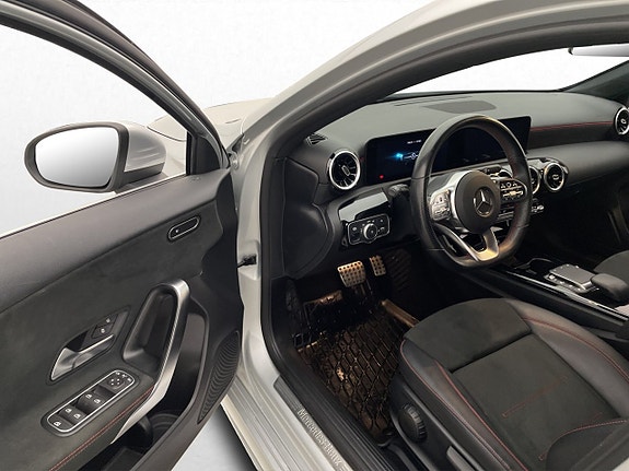 Mercedes-Benz A200 10 of 30