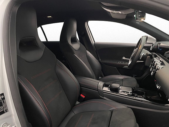 Mercedes-Benz A200 25 of 30