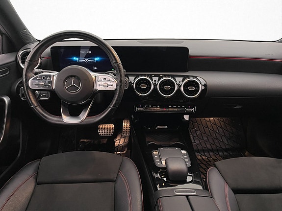 Mercedes-Benz A200 11 of 30