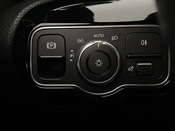 Mercedes-Benz A200 13 of 30