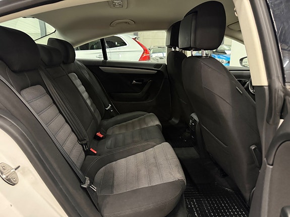Volkswagen CC 14 of 21