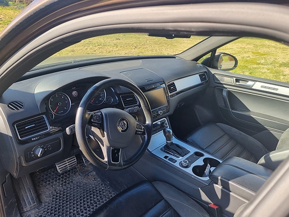 Volkswagen Touareg 3 of 3
