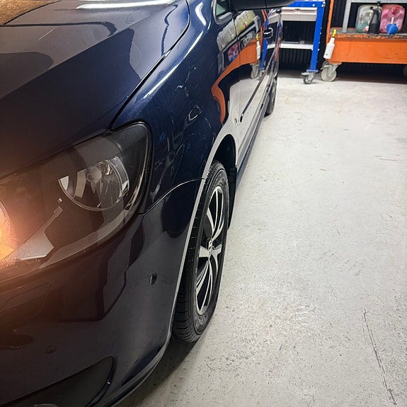 Volkswagen Touran 5 of 5