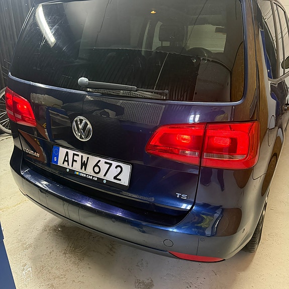 Volkswagen Touran 3 of 5