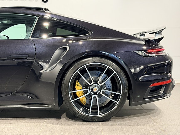 Porsche 911 Turbo S 10 of 30