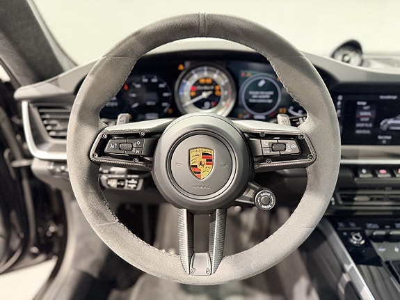 Porsche 911 Turbo S 28 of 30