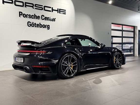 Porsche 911 Turbo S 4 of 5