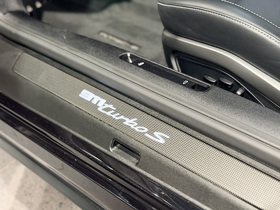 Porsche 911 Turbo S 20 of 30