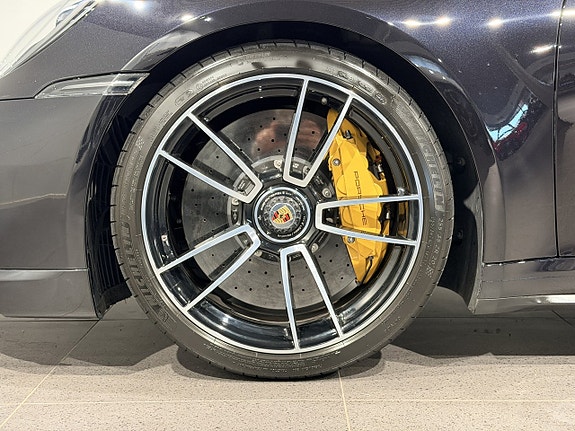 Porsche 911 Turbo S 11 of 30