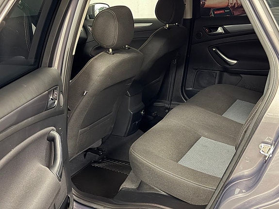 Ford Mondeo 9 of 13