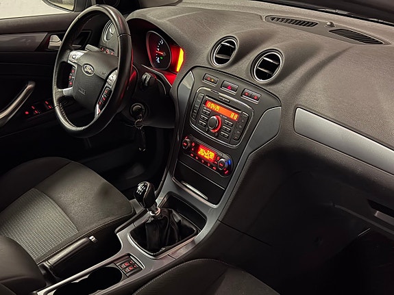 Ford Mondeo 8 of 13