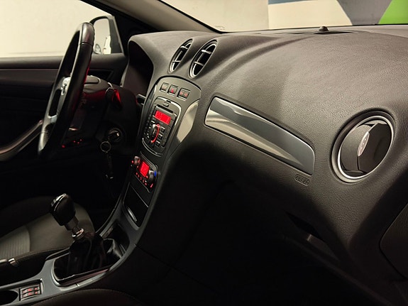 Ford Mondeo 11 of 13