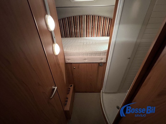 Bürstner Elegance I 821 Ac bodel / solcell / kamkedja 16 of 19