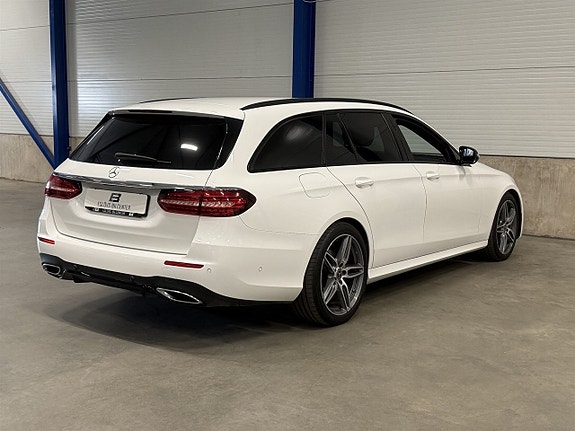Mercedes-Benz E220 d 4 of 5