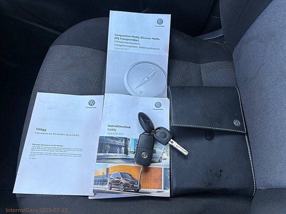 Volkswagen Caddy Maxi 18 of 23