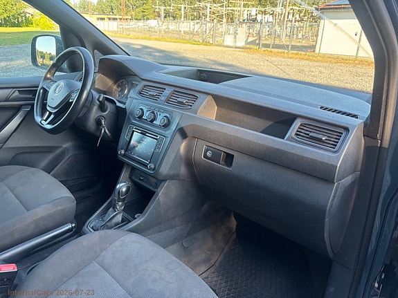 Volkswagen Caddy Maxi 17 of 23