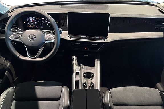 Volkswagen Passat 11 of 25