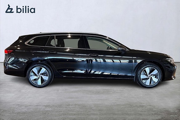 Volkswagen Passat 6 of 25