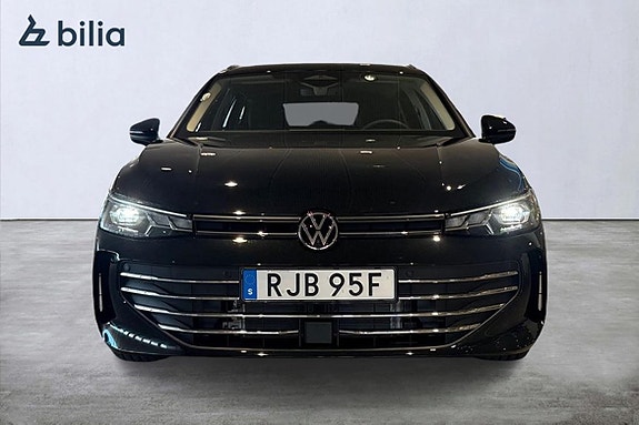 Volkswagen Passat 8 of 25