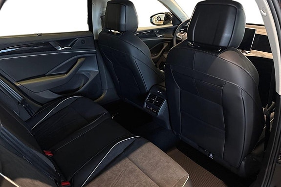 Volkswagen Passat 22 of 25