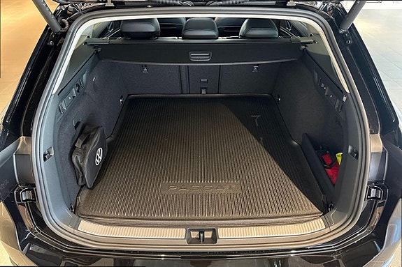 Volkswagen Passat 24 of 25