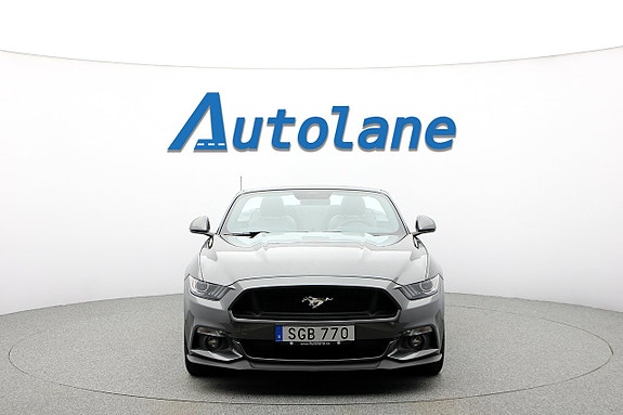Ford Mustang 4 of 5