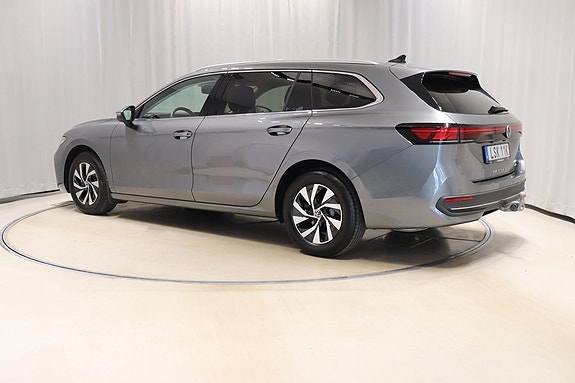 Volkswagen Passat 6 of 10