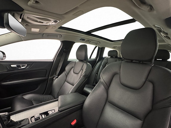 Volvo V60 10 of 27