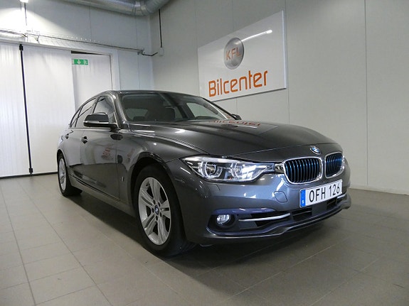BMW 330e 5 of 20