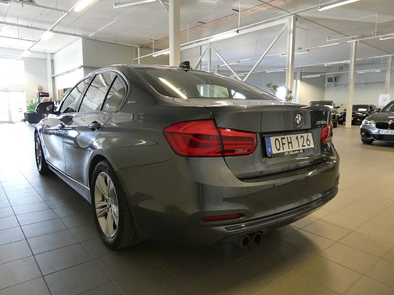 BMW 330e 9 of 20