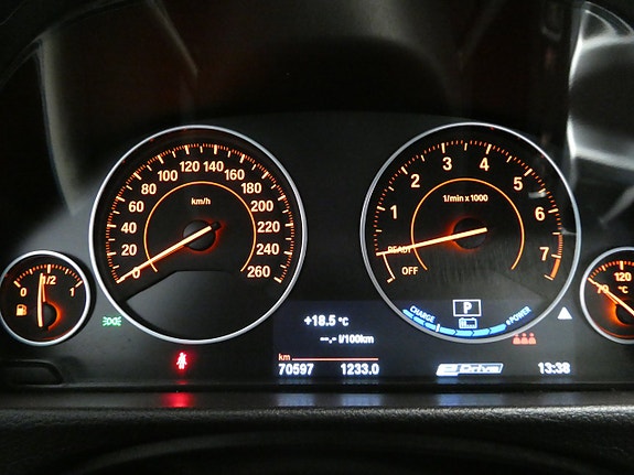 BMW 330e 16 of 20