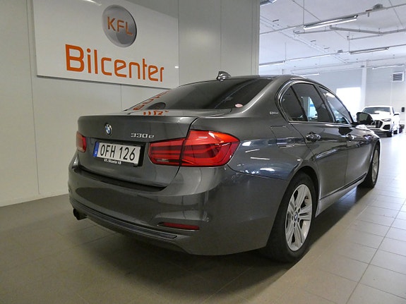 BMW 330e 8 of 20