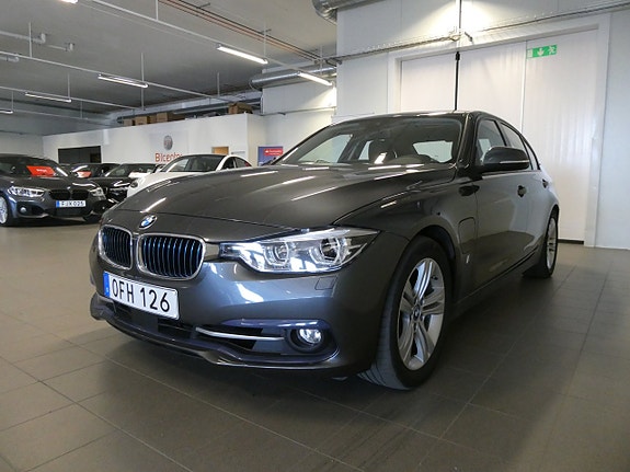 BMW 330e 10 of 20