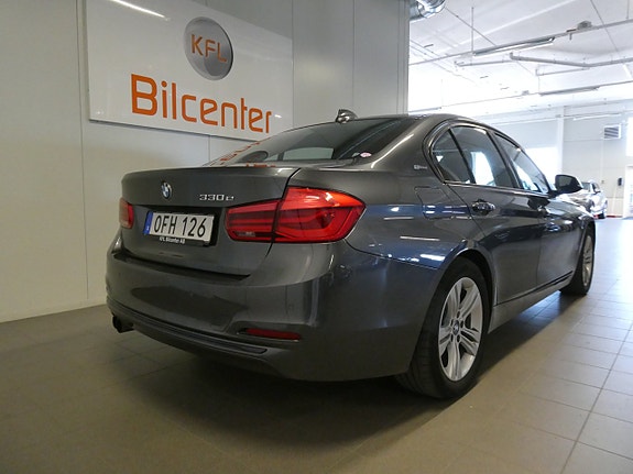 BMW 330e 7 of 20