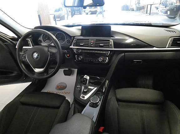 BMW 330e 13 of 20
