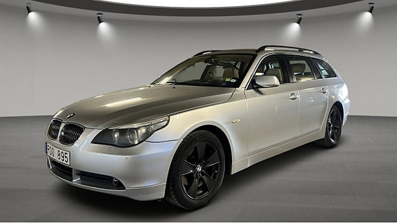 BMW 523i 2 of 5