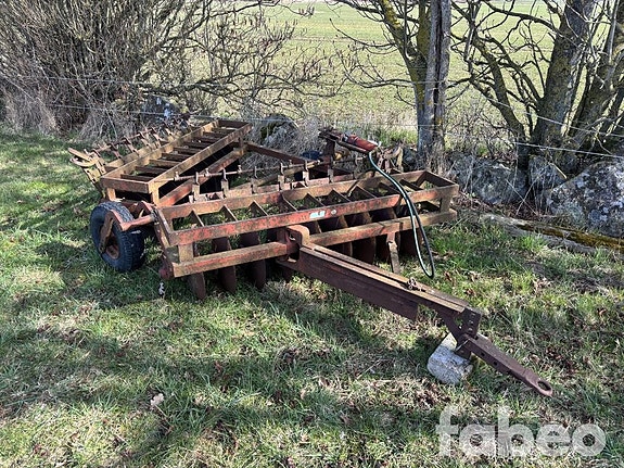 Tallriksharv Lilla Harie (127246)