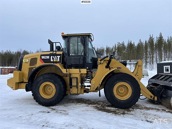 CAT 962 M Hjullastare med skopa (950,000:- ex moms)