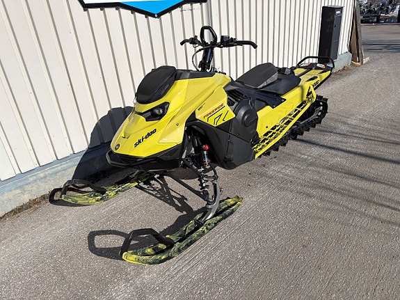 Ski-Doo Freeride 146" 850 E-tec Moms! 2 of 4