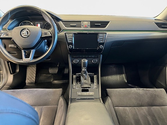 Skoda Superb 11 of 14